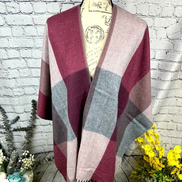 Woolrich Ruana Color block Shawl Poncho Cape Burgundy Gray Rose One Size - Picture 7 of 14